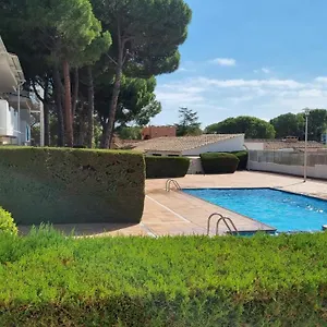 precioso-apartamento-renovado-con-piscina.topcostabravahotels.com/
